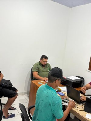 A Defensoria Pública do Estado do Amazonas (DPE-AM) deu início nesta segunda-feira (25) a um mutirão de atendimentos jurídicos no município de Tonantins, distante 865 km de Manaus. A ação acontece no Fórum de Justiça, localizado na rua Alexandre Santos, bairro Centro, das 8h às 14h, e segue até o dia 28 de novembro.